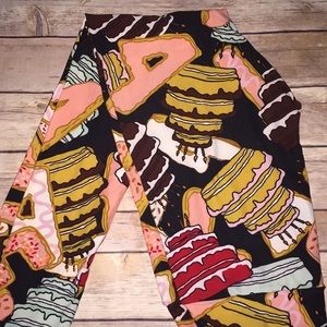 OS Birthday Cake Leggings